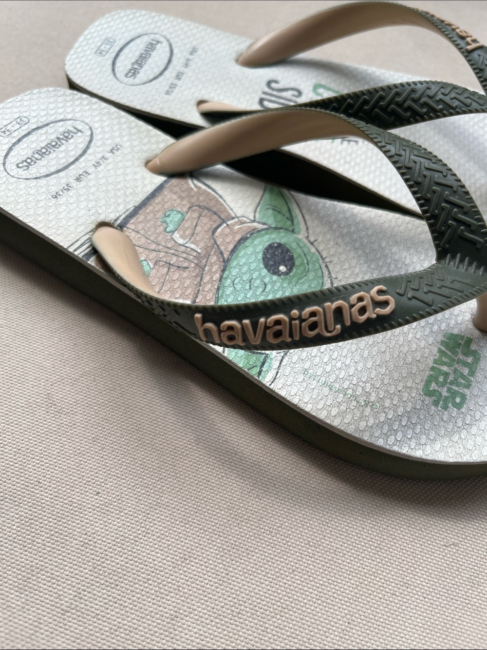 Havaianas Baby Yoda Graphic Flip Flops - Green/Tan